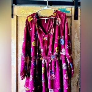 ☀️Xhiliration floral dress☀️ *SOLD*